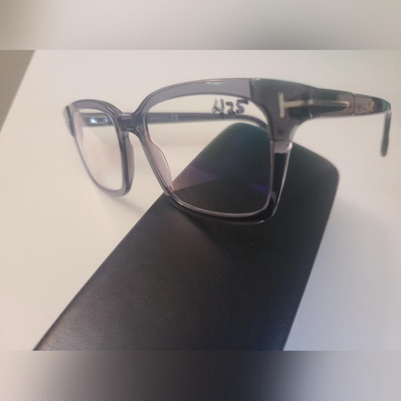 NEW & AUTHENTIC TOM FORD EYEGLASSES MODEL- TF5661-B, 51-18-145 - Picture 2 of 4